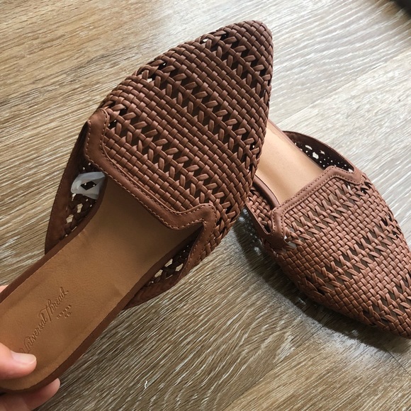 Shoes - Picture 1 of 3